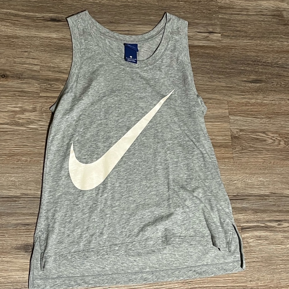 Nike workout tank